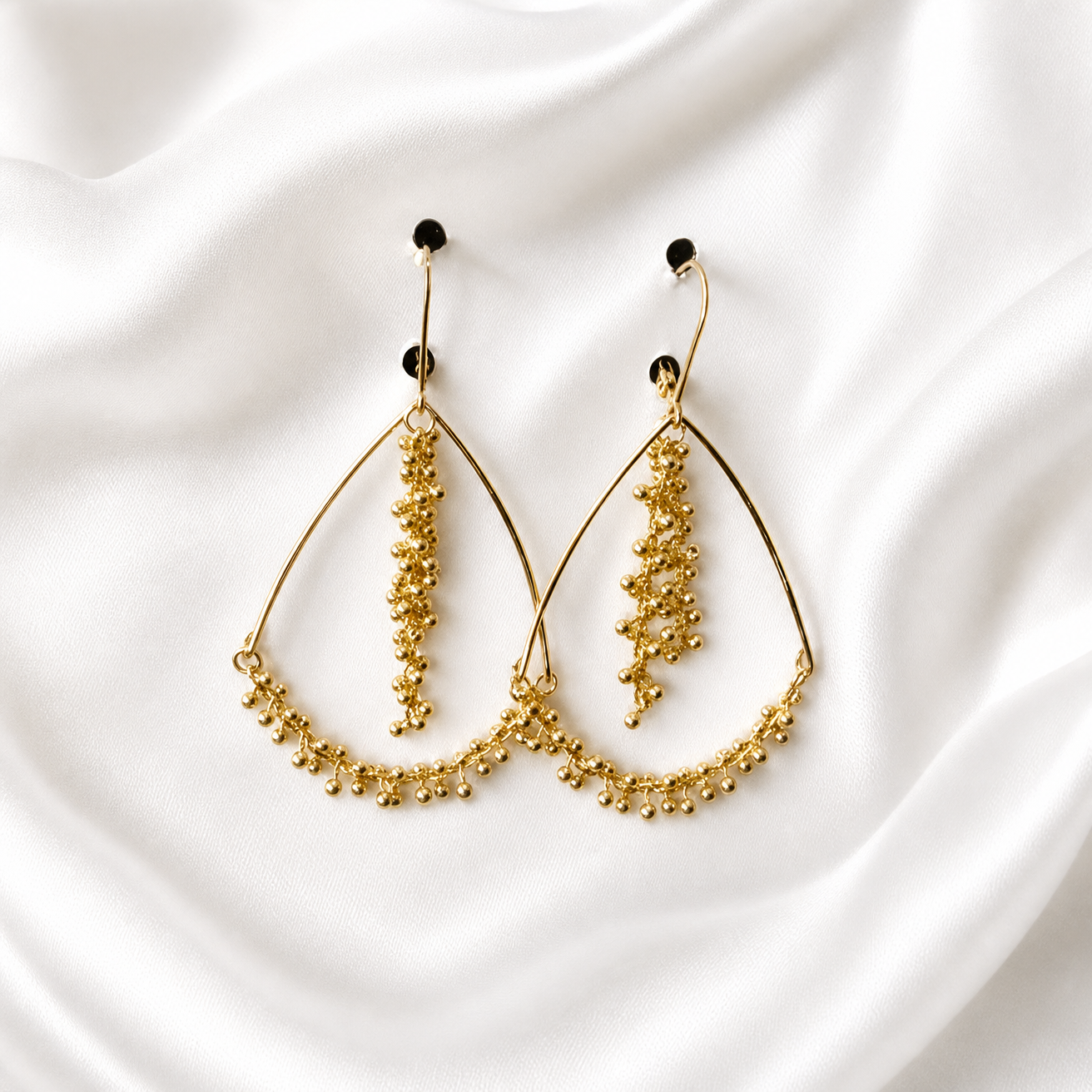 BAUBLE EARRING