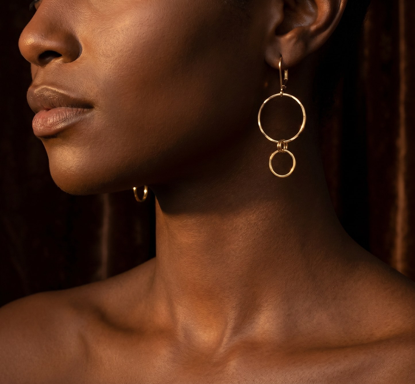 GOLD HAMMERED SMALL CIRCLES EARRINGS