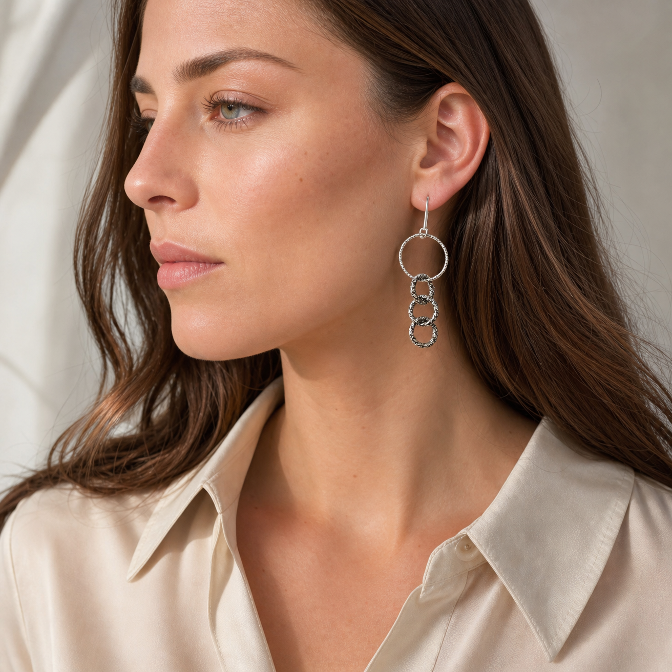 CIRCLE LONG DANGLE