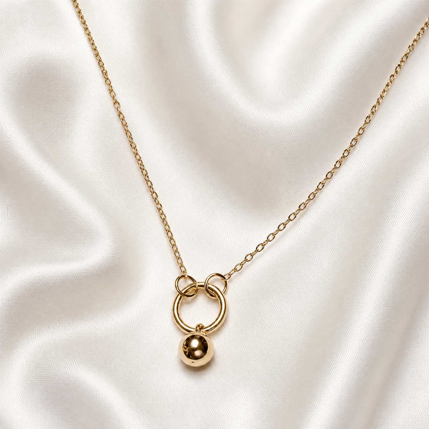 SIMPLE BALL ON DAINTY CABLE CHAIN