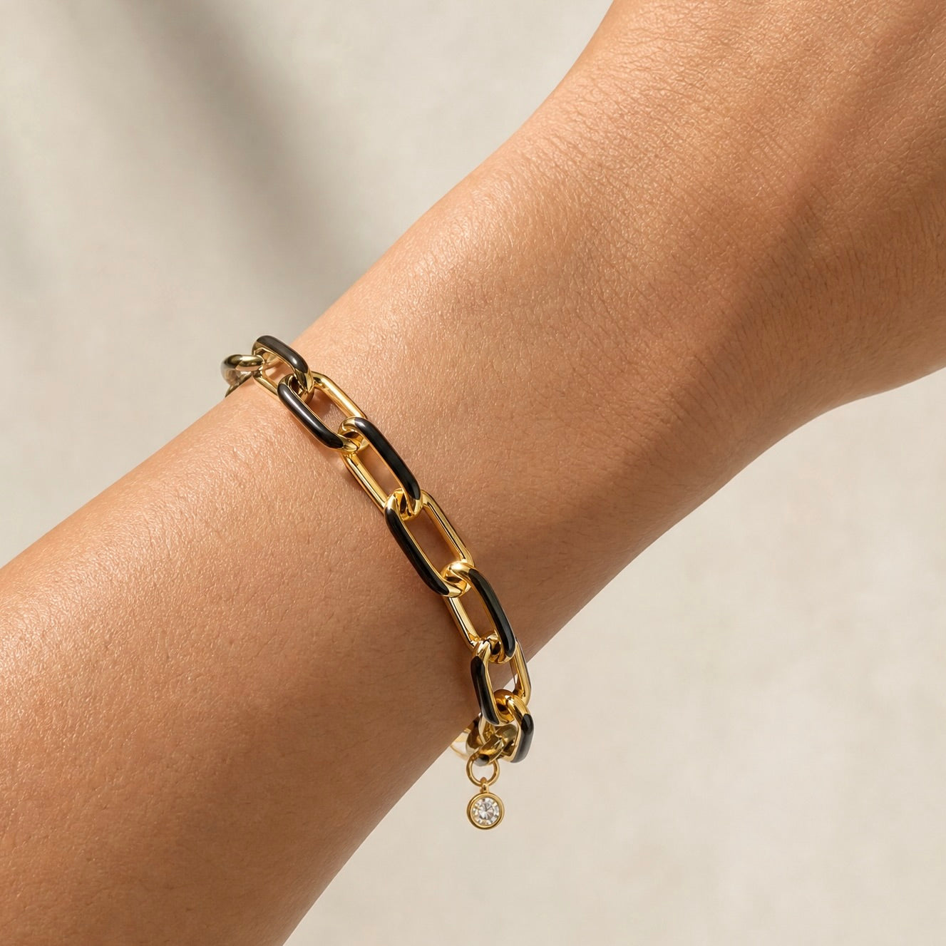 BLACK ENAMEL PAPERCLIP BRACELET