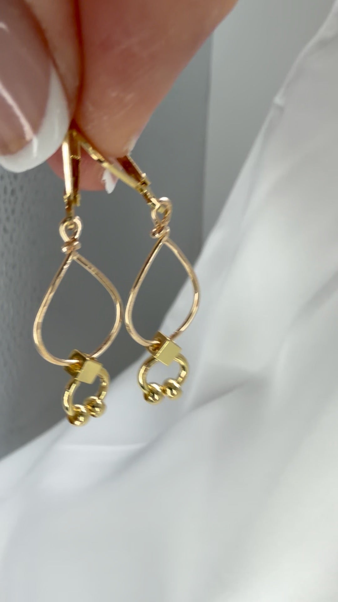 TEARDROP AND CIRCLE LINK