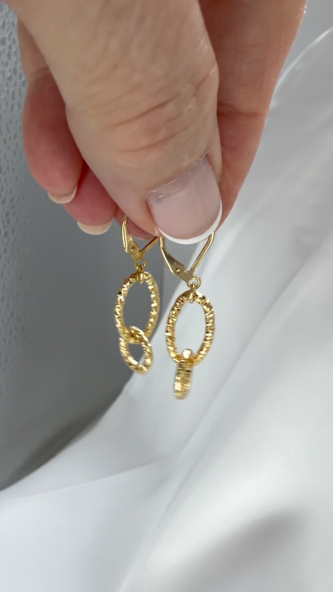 OVAL AND CIRCLE GOLD DROPS