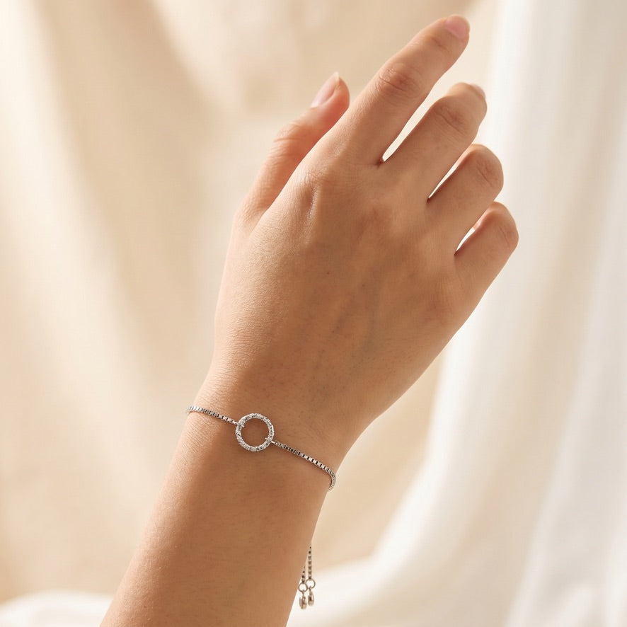 SIMPLE SILVER CIRCLE