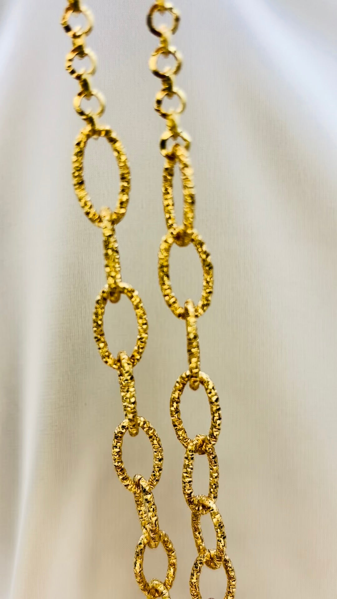 BUSY BEE NECKLACE