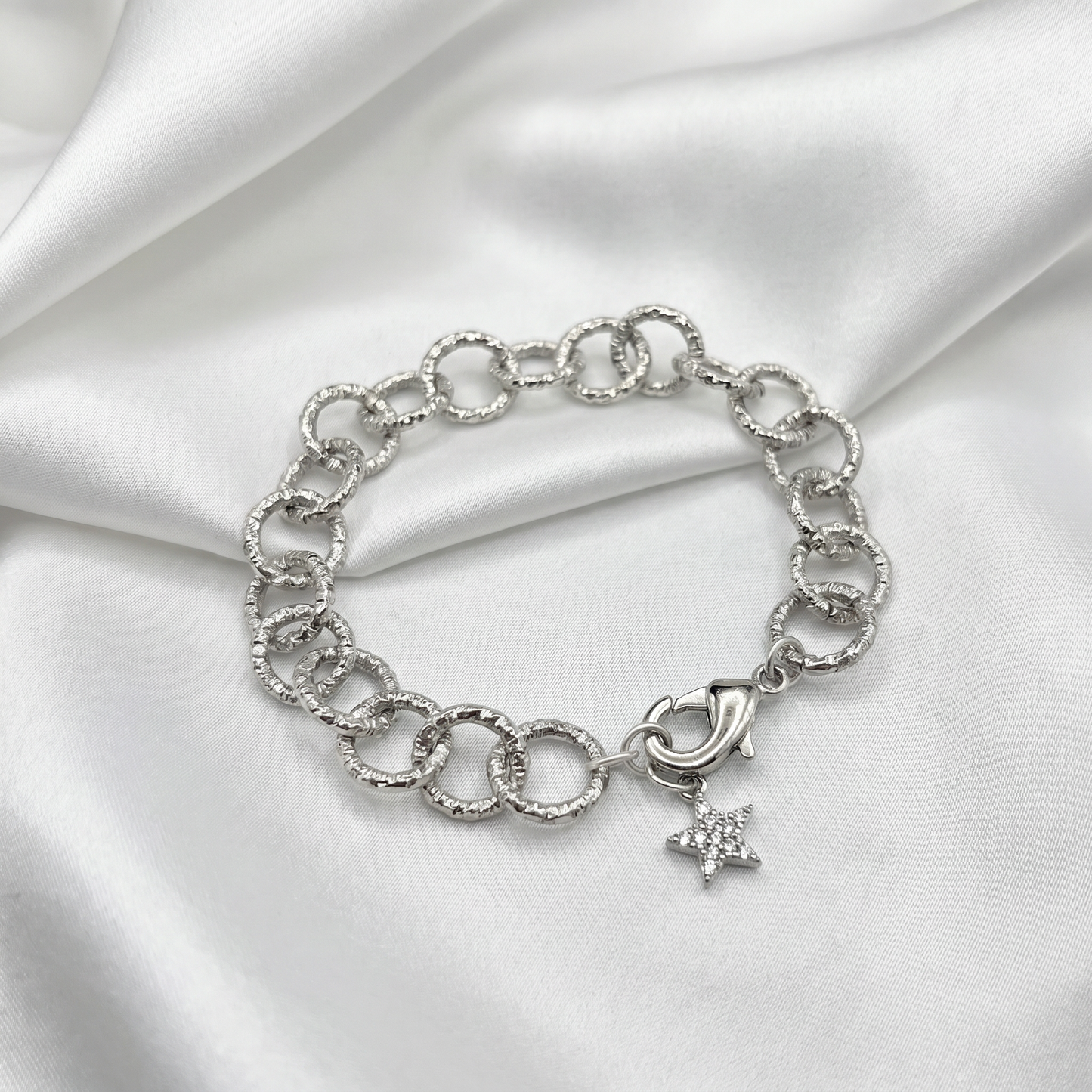 SPARKLY SILVER CIRCLES BRACELET