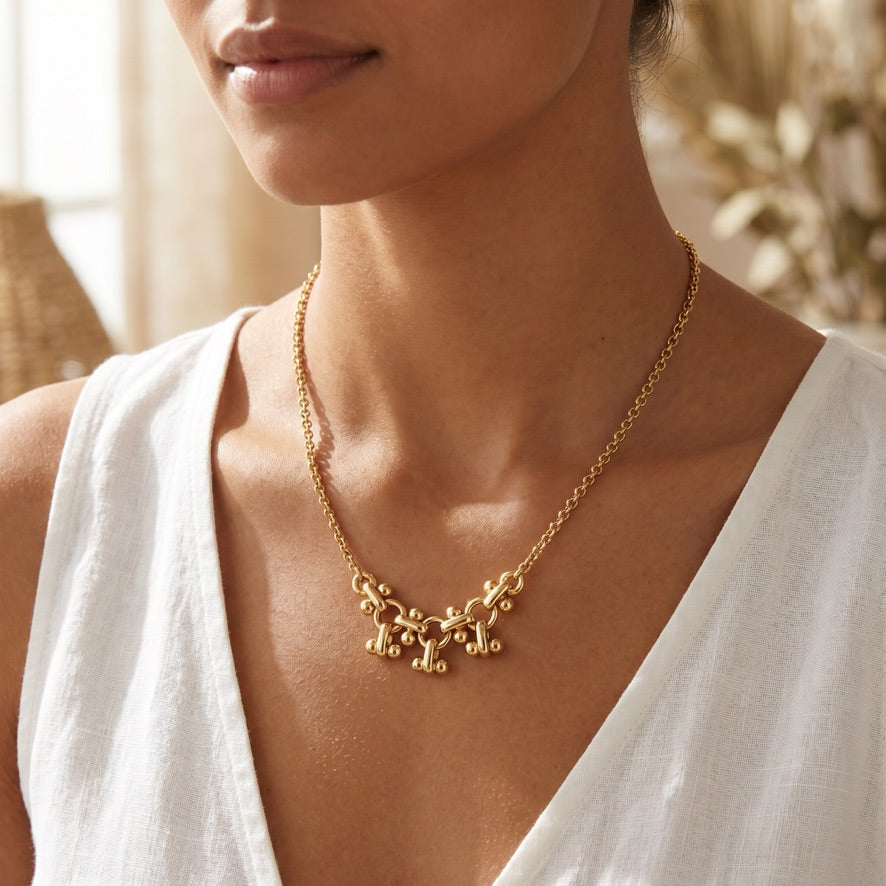 CRISS CROSS PATTERN NECKLACE