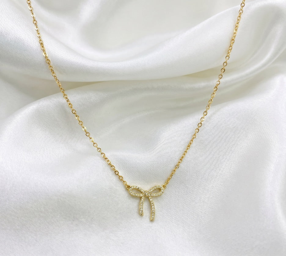 PICTURE PEFECT BOW NECKLACE