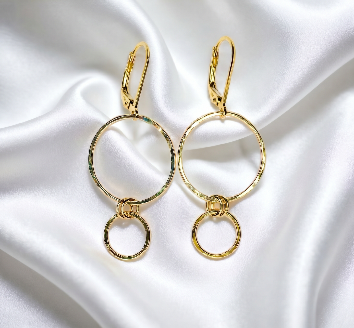 GOLD HAMMERED SMALL CIRCLES EARRINGS