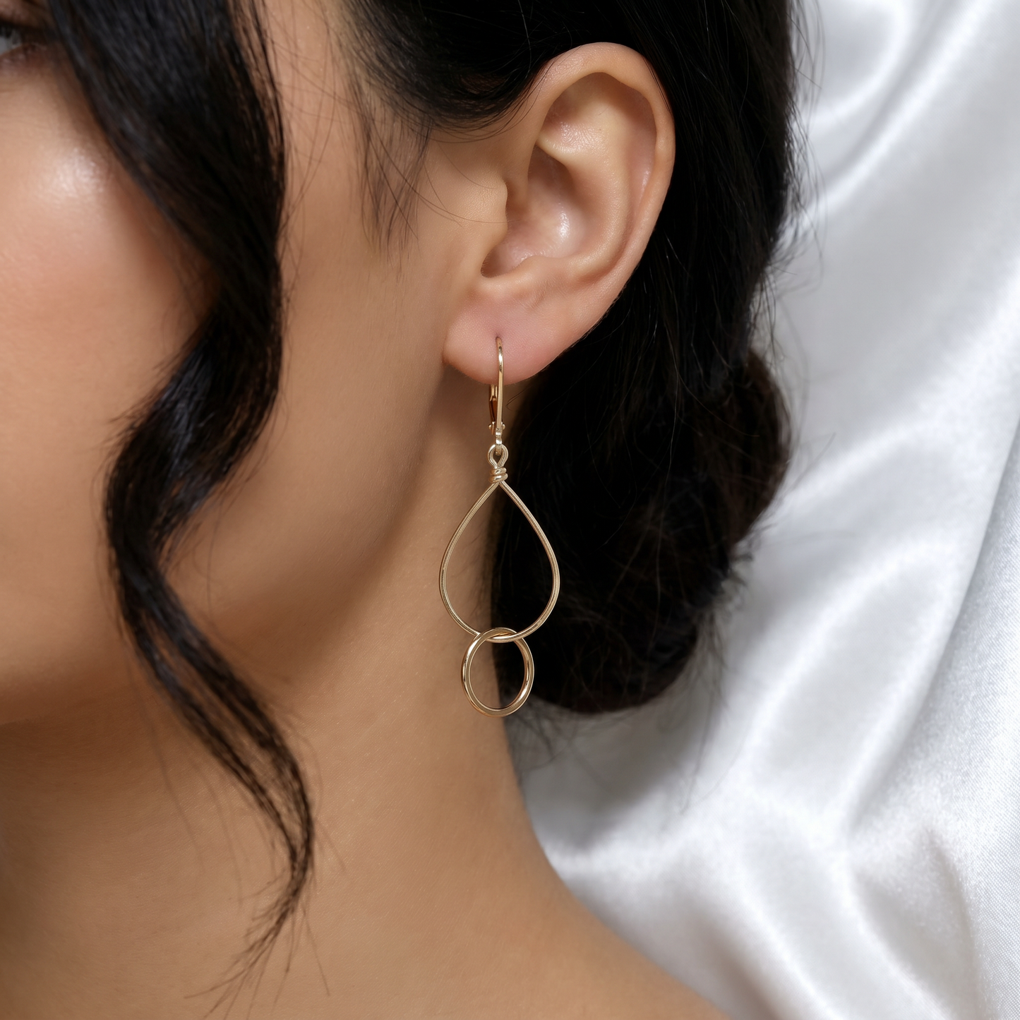 GOLD HAMMERED TEAR DROP SMALL CIRCLE