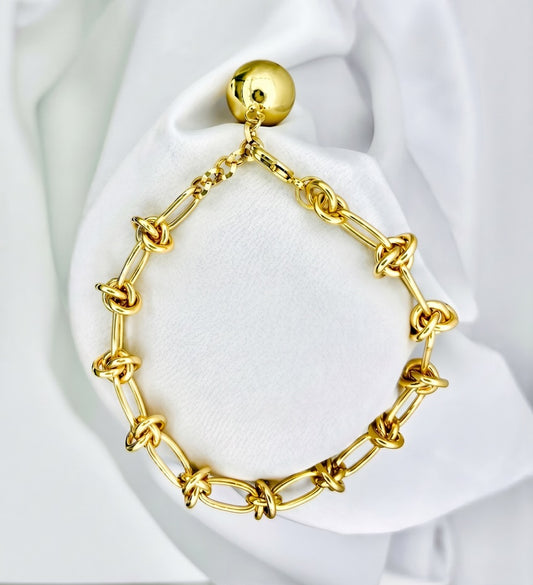 KNOT BRACELET