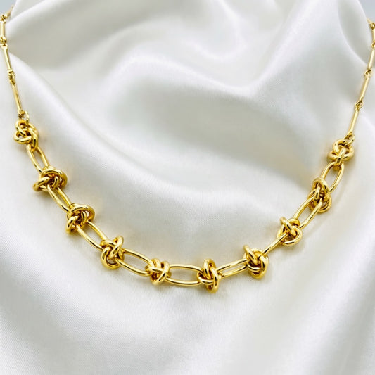 KNOT NECKLACE