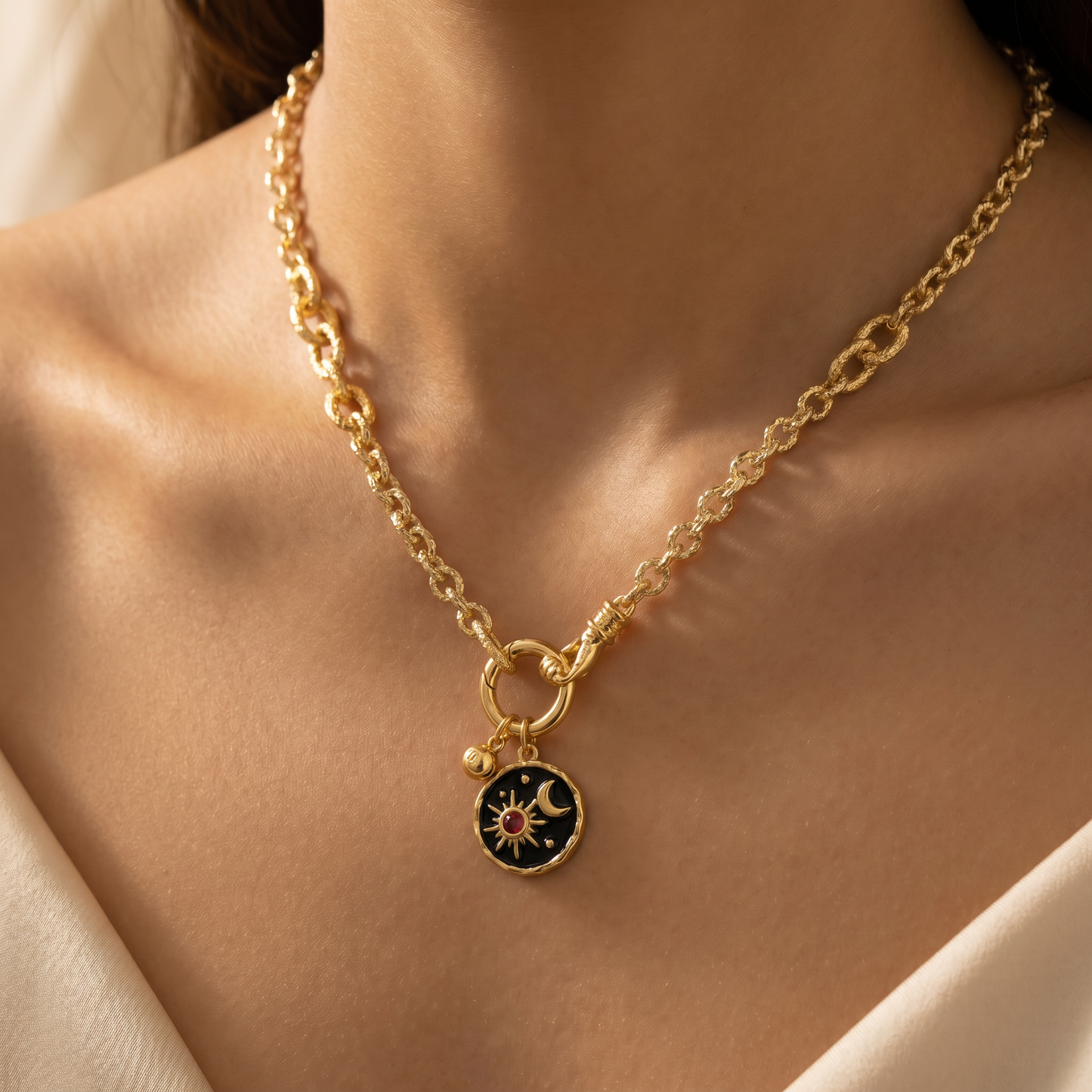 HELPING HAND NECKLACE