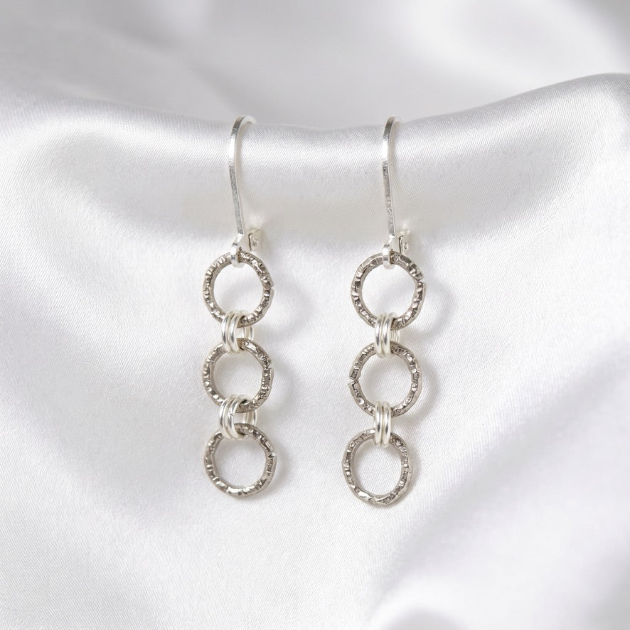 SILVER 3 CIRCLE LINK EARRINGS