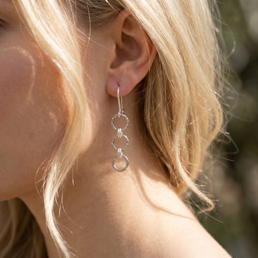 SILVER 3 CIRCLE LINK EARRINGS