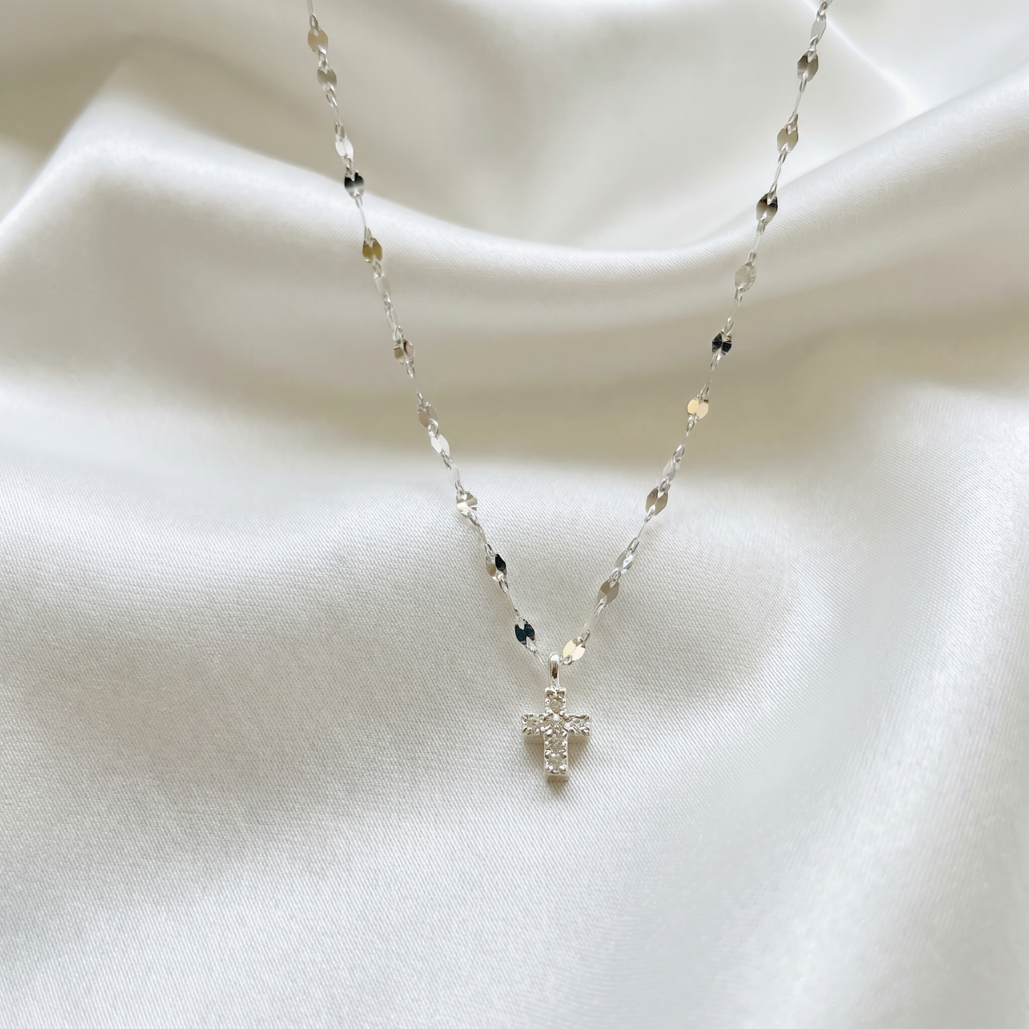 SILVER MINI CROSS NECKLACE