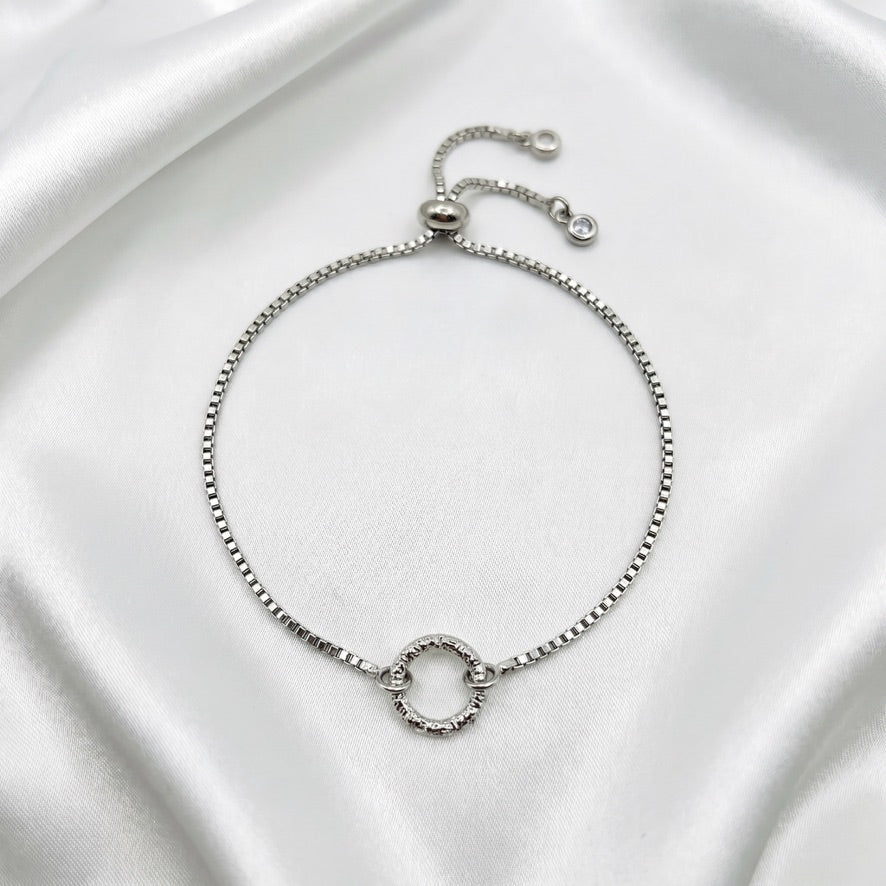 SIMPLE SILVER CIRCLE