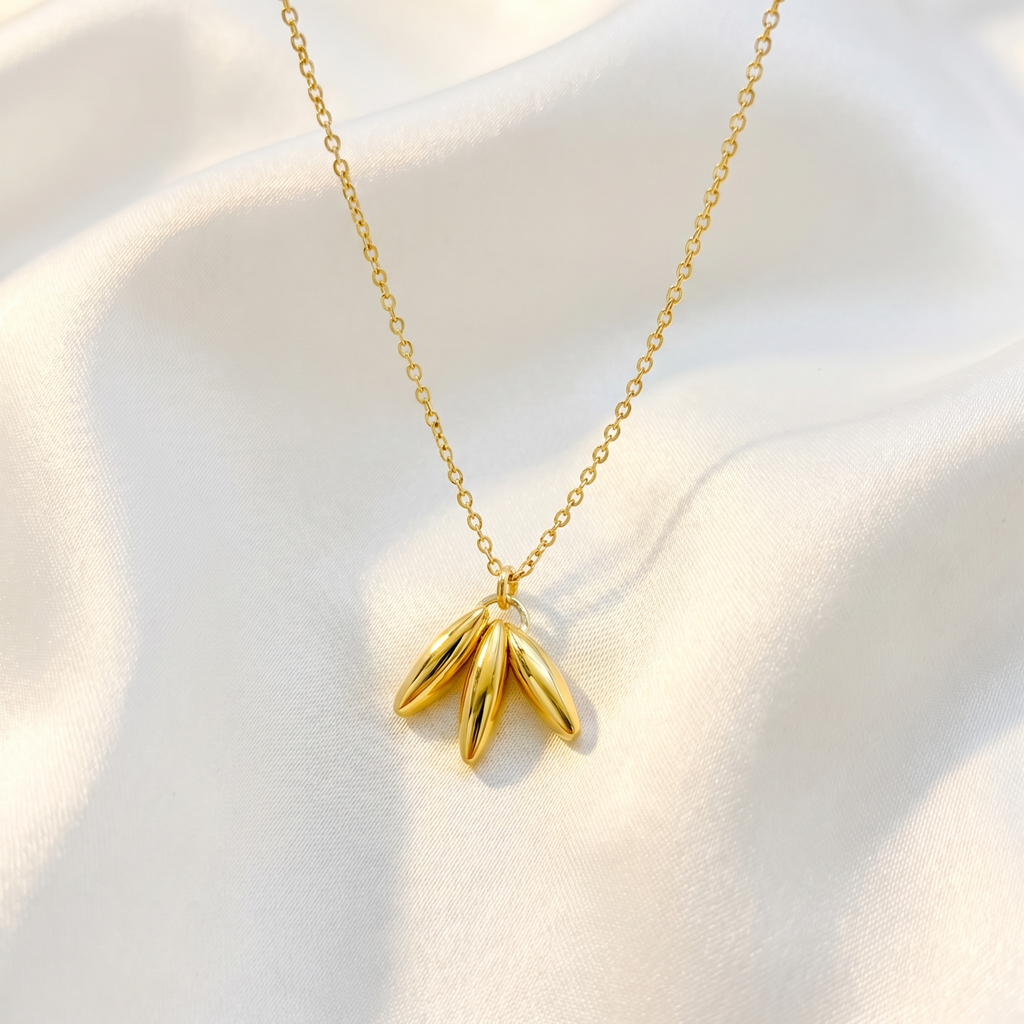 TRIPLE MARQUISE NECKLACE